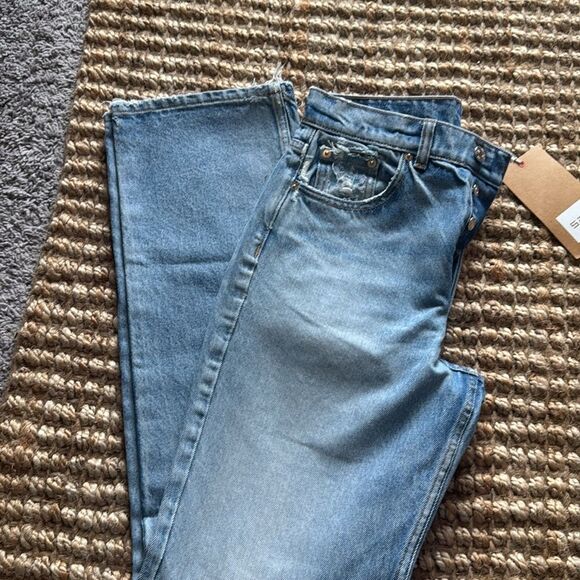 NWT EB Denim High Rise Straight Leg Jeans in Light Wash - Picture 2 of 10